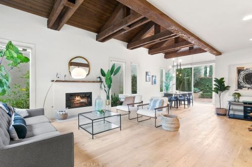 353 Avenida Granada, Long Beach, CA 90814-3232