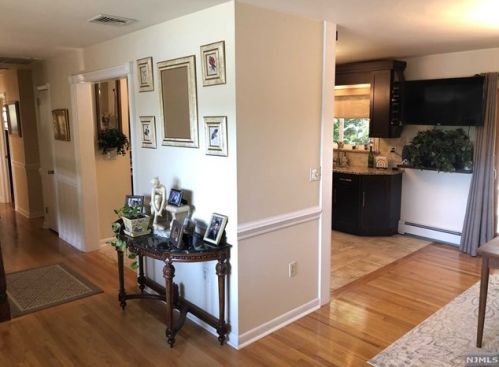 1105 Steuben Ave, N Milford NJ  07646-3264 exterior
