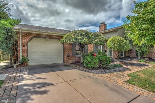 1188 Marie Ave, Ephrata PA  17522-1524 exterior