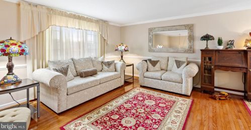 1101 Bicksler Dr, Herndon VA  20170-3108 exterior