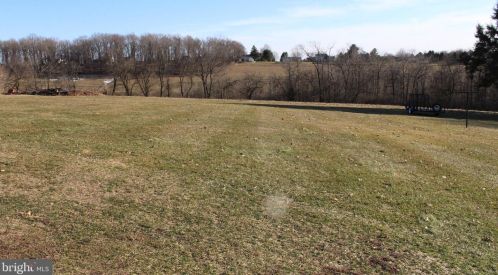 378 Forest Ln, Shoemakersville, PA 19555-9441