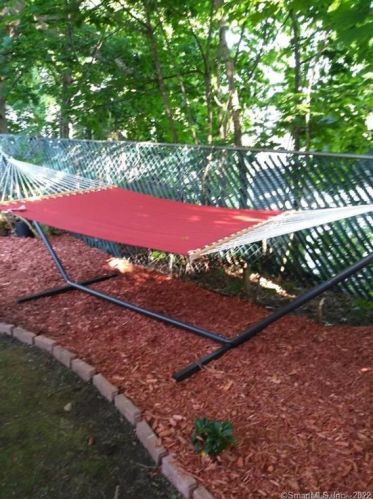 18 Simsbury St, Waterbury CT  06704-2719 exterior