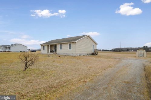 6876 Sharps Rd, Slaughter Beach, DE 19963-4193