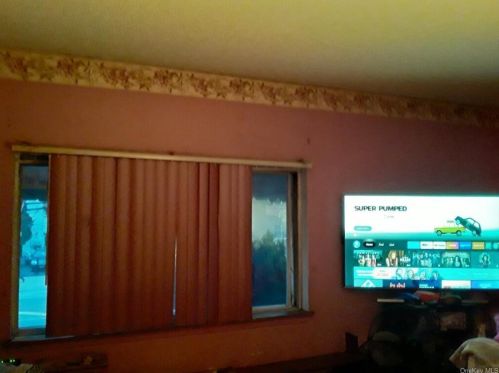 877 Freeman St, Bronx NY  10459-1509 exterior