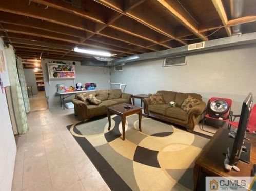 12 Wilmot St, East Brunswick NJ  08816-2149 exterior