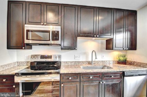 5264 Leestone Ct, Springfield VA  22151-3514 exterior