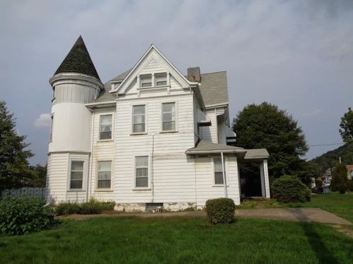 201 Monongahela Ave, Glassport, PA 15045-1318