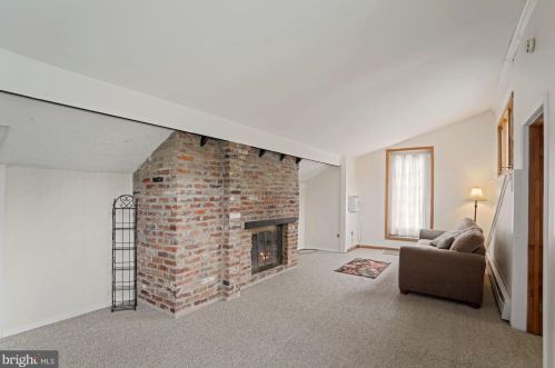 207 Thomas Ave, Riverton NJ 08077-1039 exterior