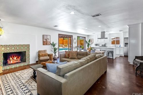 46500 Cameo Palms Dr, La Quinta CA  92253-2016 exterior
