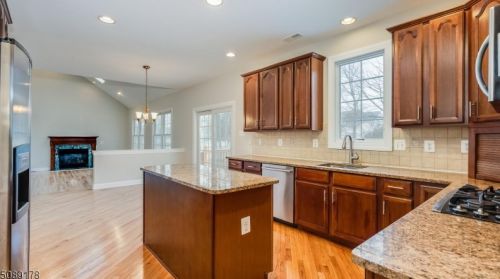 31 Vail Ln, Flemington NJ  08822-3453 exterior