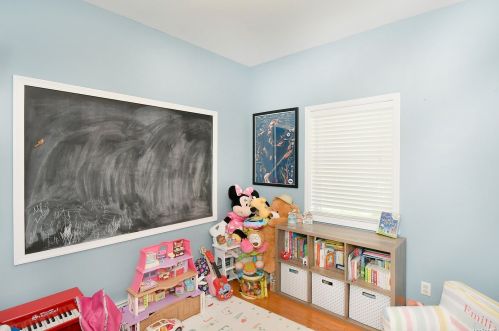 48 Lake St, North Lindenhurst NY  11757-5815 exterior