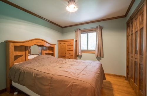 246 Green Valley Pl, West Bend WI  53095-4924 exterior