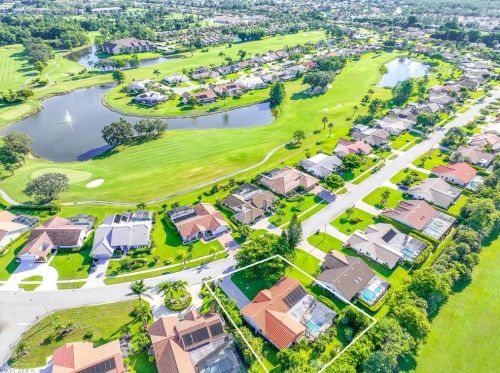 1360 Foxfire Ln, Naples, FL 34104-4981