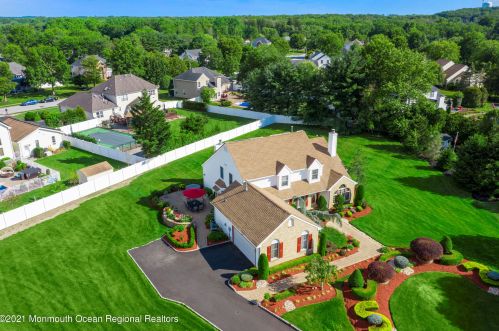 6 Bray Hollow Ct, East Freehold, NJ 07728-8083