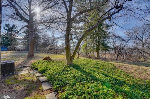 129 Township Line Rd, Norristown PA  19403-4352 exterior