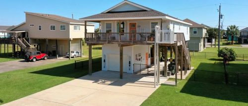 4019 Fort Bend Dr, Galveston, TX 77554