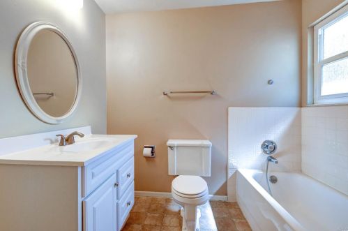 145 Rainier Cir, Vacaville CA  95687-3309 exterior