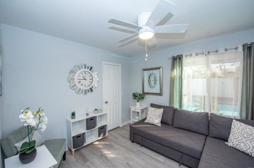 1031 Gale St, Escondido CA  92027-1230 exterior