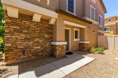 1332 Owl Dr, Gilbert, AZ 85296-8471