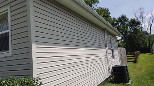 229 5th St, New Harmony, OH 45176-1003