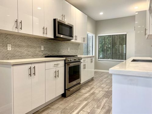 13412 Moorpark St, Van Nuys, CA 91423-3943