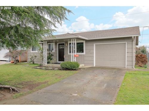 1547 Newport Way, Woodburn, OR 97071-2718