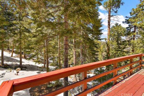 696 Rose Ln, Twin Peaks, CA