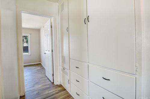 6928 Yellowstone Dr, Riverside CA  92506-3927 exterior