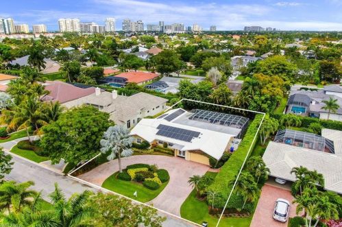 675 Regatta Rd, Naples, FL 34103-4141