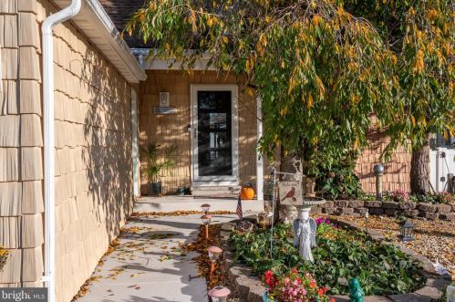 106 Moorage Ave, Berkeley Township NJ  08721-1879 exterior