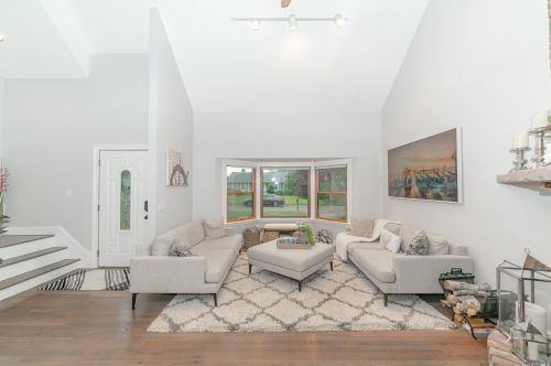 168 Connetquot Rd, Oakdale NY  11769-2118 exterior