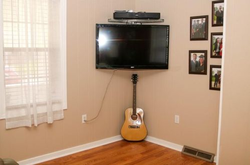 220 10th St, Connellsville PA  15425-2413 exterior