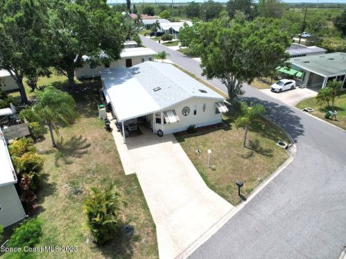 1009 Robin Dr, Sebastian, FL 32976-7530