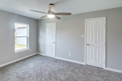 2403 Warwick Ave, Fort Worth TX  76106-7557 exterior