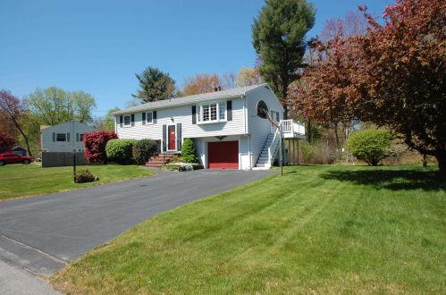 22 Mulberry Rd, Salem, NH 03079-3802