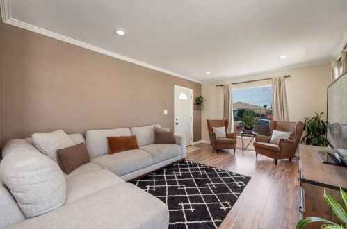 2523 Madison St, Long Beach, CA 90810-1525