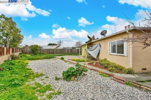 26578 Taft St, Hayward, CA 94544-3319