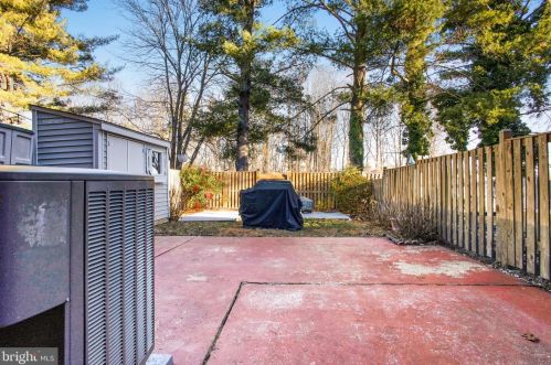 9612 Hillock Ct, Springfield VA  22015-3115 exterior