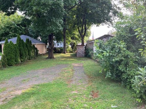 13 Christian St, Wallingford CT 06492-3604 exterior