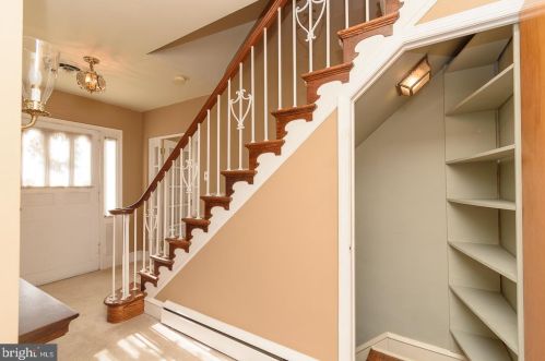 556 Leverington Ave, Philadelphia PA 19128-3314 exterior