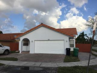 929 142nd Ave, Miami, FL 33184-3053