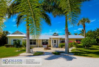 6192 Henderson Rd, Sanibel, FL 33957-2120