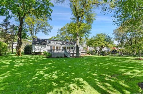 13 Old Orchard Rd, Rye Brook NY  10573-1133 exterior