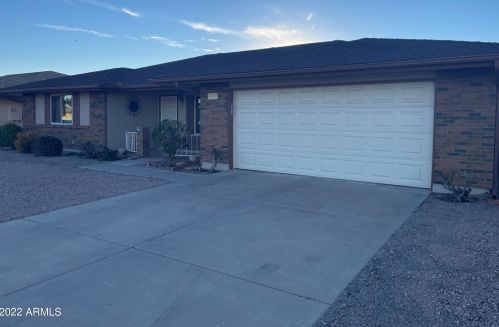 208 65th Pl, Mesa, AZ 85205-8419