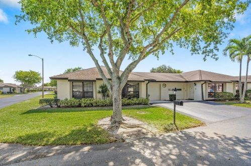 4931 Dovewood Rd, Boynton Beach, FL 33436-4016