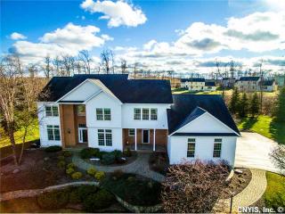 4311 Cheyenne Cir, Syracuse, NY 13215-2135
