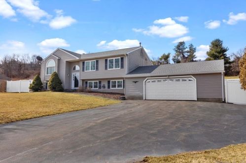 111 Sugar Hill Rd, North Haven, CT 06473-4043