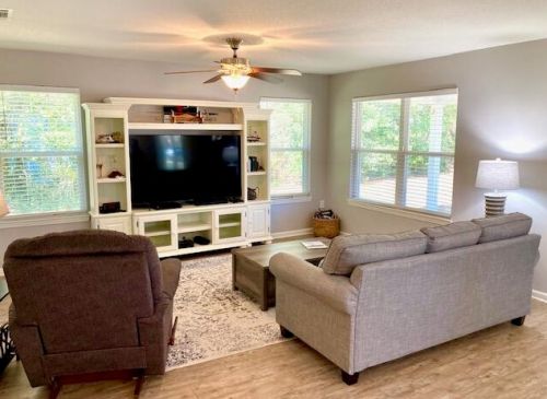 352 Park Ave, Defuniak Springs FL  32435-2611 exterior