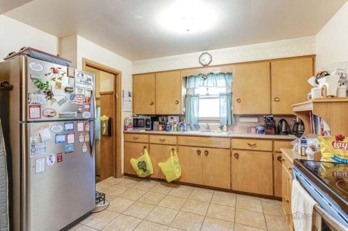 7518 37 Ave, Kenosha WI 53144-2122 exterior