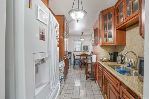 1140 71st Way, Long Beach CA  90805-1032 exterior